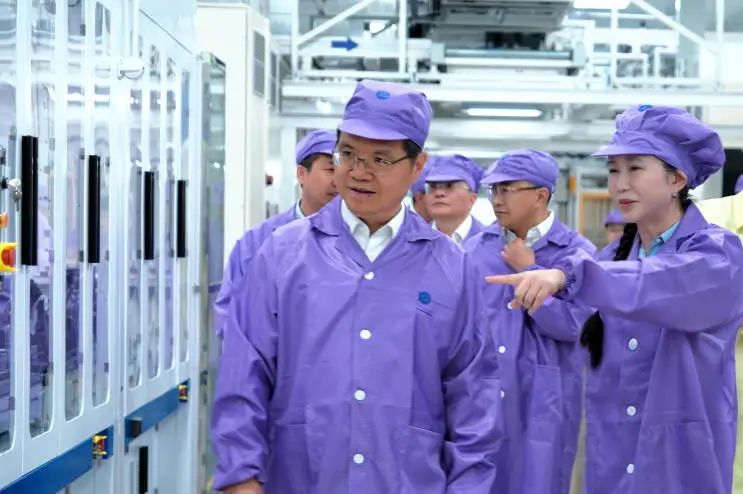 书记.jpg 书记.jpg